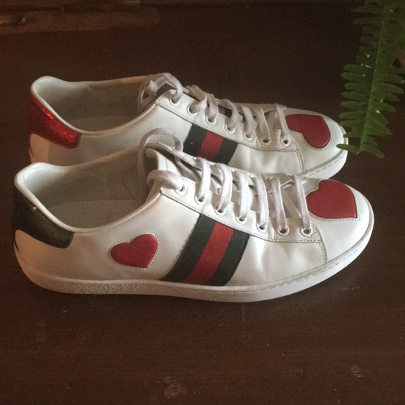COPY - Gucci Ace Embroidered Heart Trainers - Picture 2 of 9